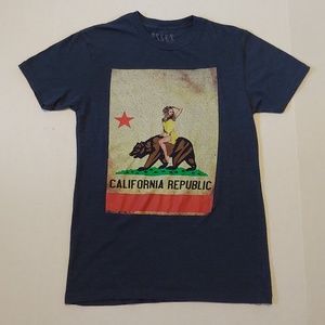 California Republic bear graphic tee